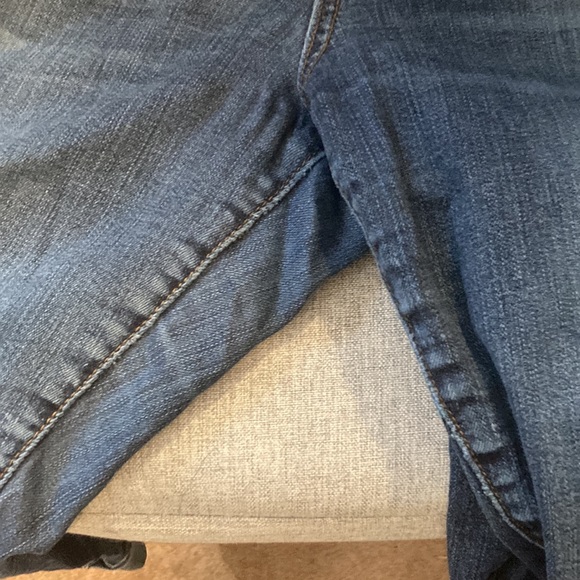 Gently worn cropped jeans with cuff - Picture 4 of 6